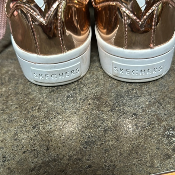 Skecher shoes with memory foam worn once - Picture 2 of 4